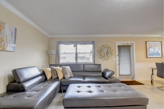 661 Flanders N 661, Delray Beach, FL 33484