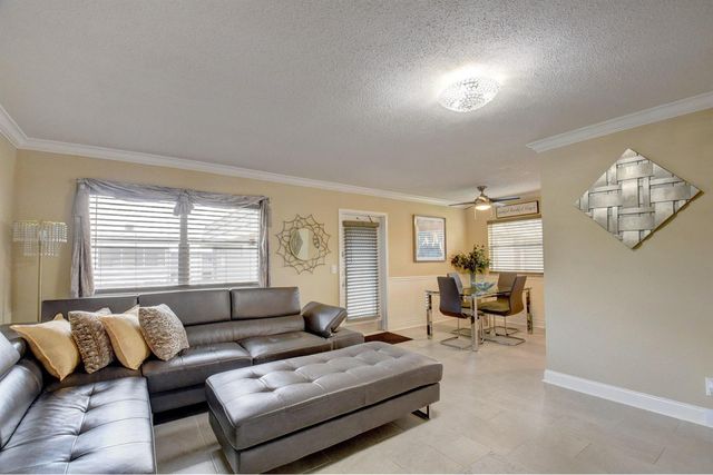 661 Flanders N 661, Delray Beach, FL 33484