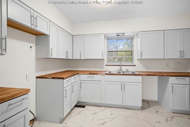 116 Winters Drive, Ripley, WV 25271