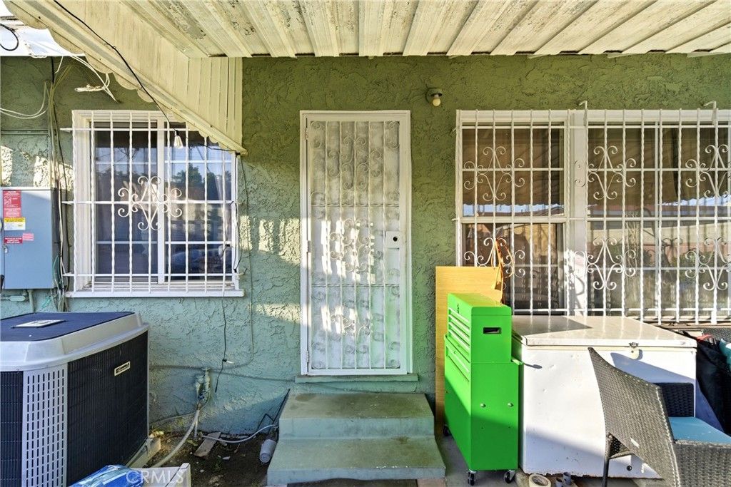 Image 14 of property listing at 3964 Palm, Lynwood, CA 90262