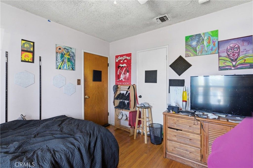 Image 18 of property listing at 3964 Palm, Lynwood, CA 90262