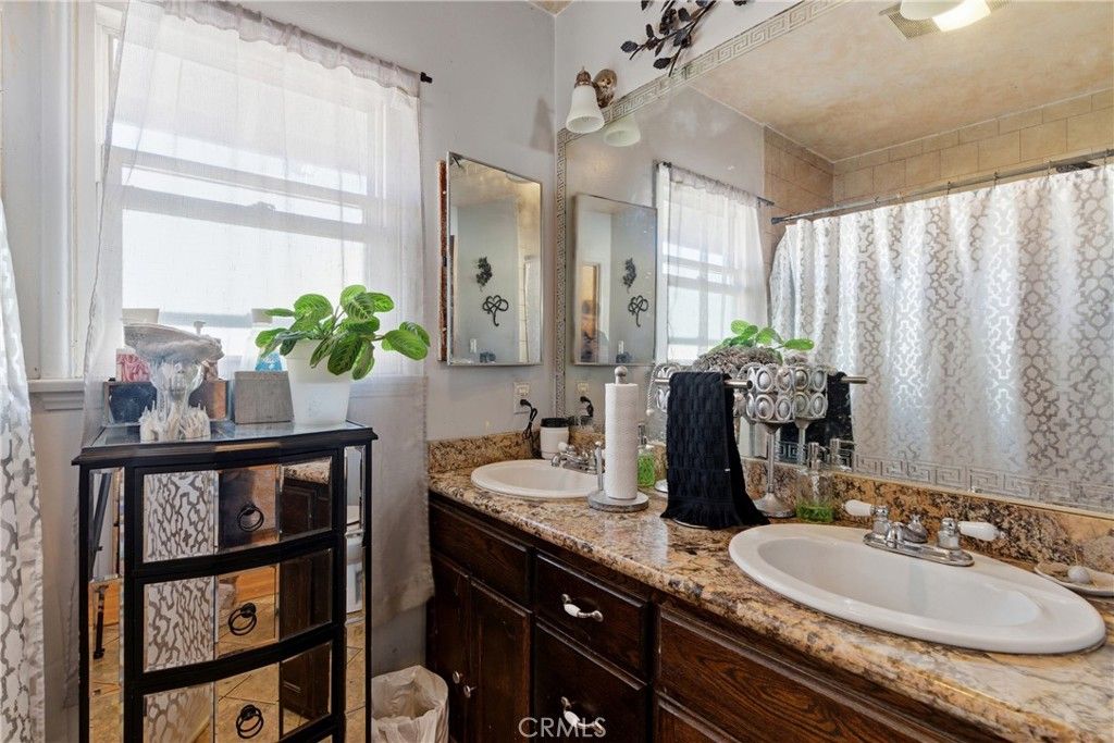 Image 19 of property listing at 3964 Palm, Lynwood, CA 90262