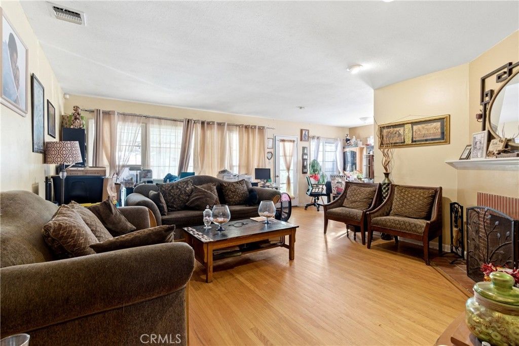 Image 27 of property listing at 3964 Palm, Lynwood, CA 90262