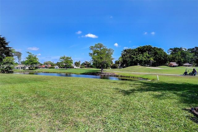 7582 NW 86th Ter 104, Tamarac, FL 33321