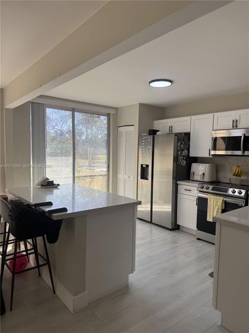 7582 NW 86th Ter 104, Tamarac, FL 33321