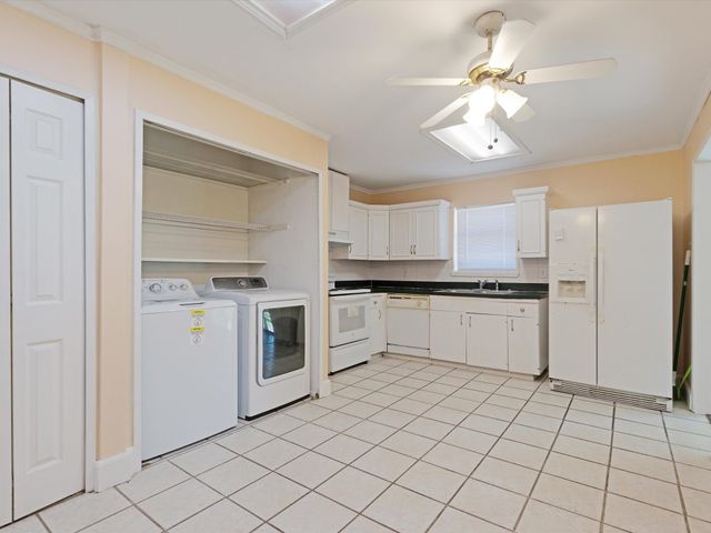 424 Bluebonnet Trail, Garland, TX 75043
