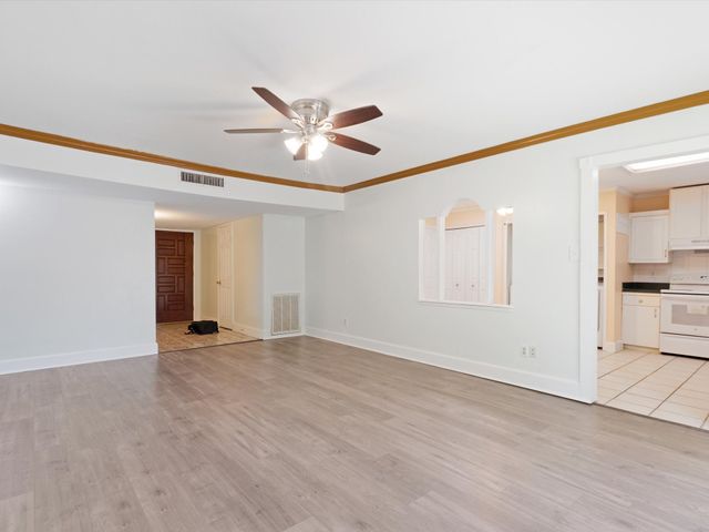 424 Bluebonnet Trail, Garland, TX 75043