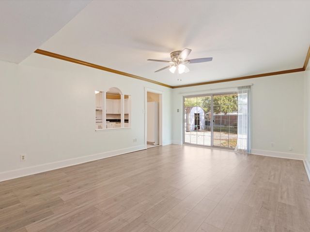 424 Bluebonnet Trail, Garland, TX 75043