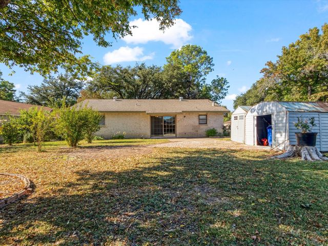 424 Bluebonnet Trail, Garland, TX 75043