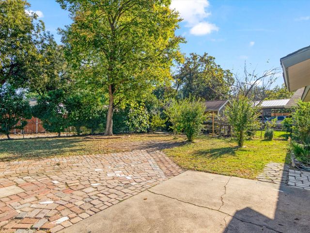 424 Bluebonnet Trail, Garland, TX 75043