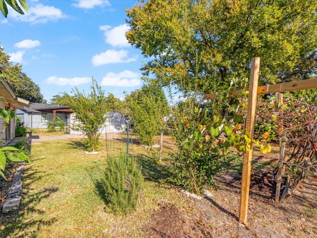 424 Bluebonnet Trail, Garland, TX 75043