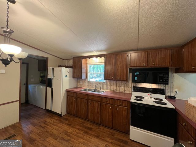 286 Nowhere Road, Athens, GA 30601
