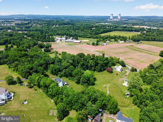 250 KOLB RD, Spring City, PA 19475