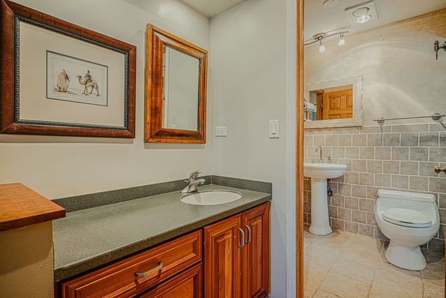 1606 E WAVERLY Court, Arlington Heights, IL 60004