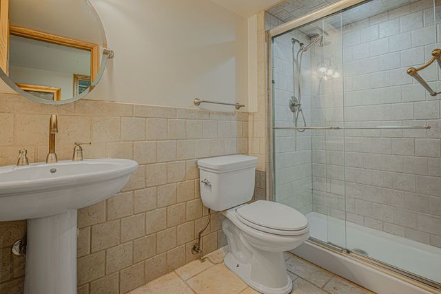 1606 E WAVERLY Court, Arlington Heights, IL 60004
