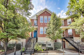 661 W Division Street B, Chicago, IL 60610