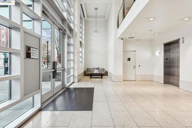 585 9th 422, Oakland, CA 94607