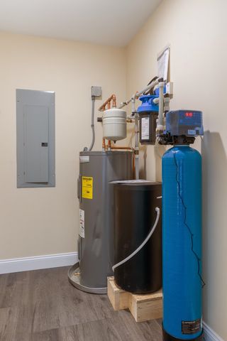 102 East Shore Drive, St. Albans Town, VT 05478