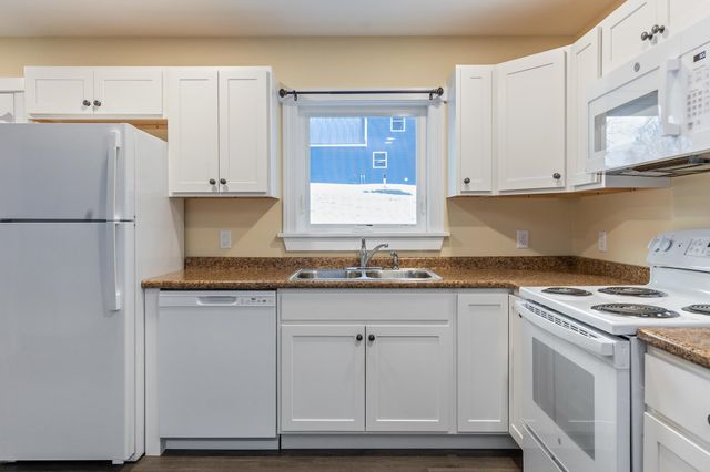 102 East Shore Drive, St. Albans Town, VT 05478