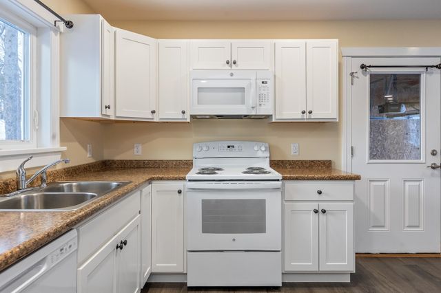 102 East Shore Drive, St. Albans Town, VT 05478