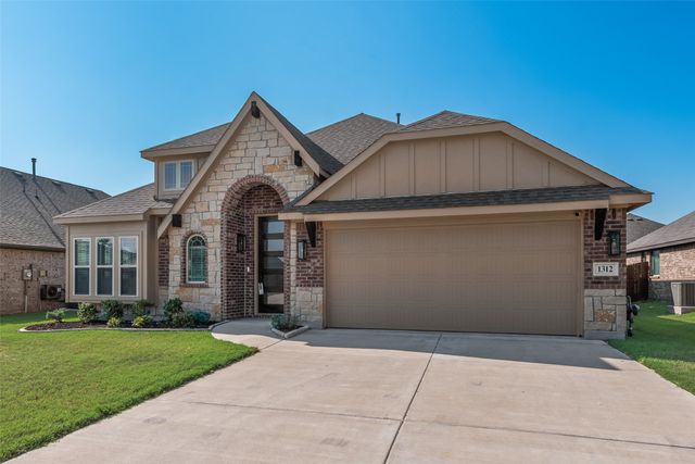 1312 Elk Ridge Drive, Crowley, TX 76036