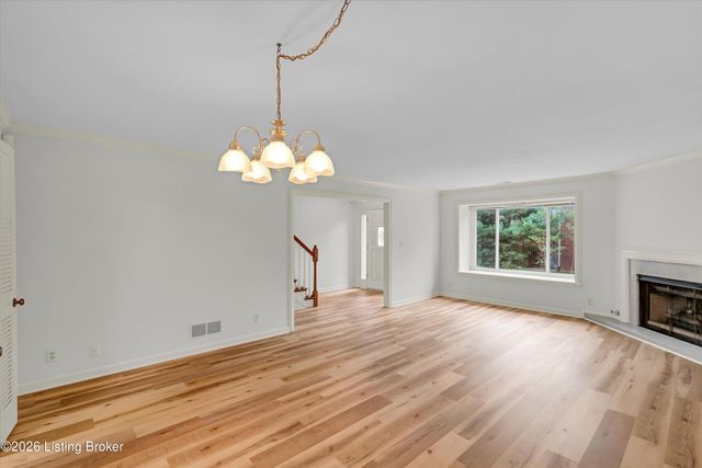107 Shelby Pointe Dr, Louisville, KY 40223