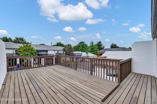 107 Shelby Pointe Dr, Louisville, KY 40223