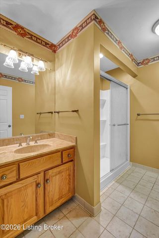 107 Shelby Pointe Dr, Louisville, KY 40223