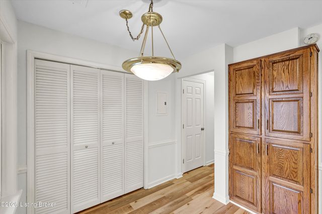 107 Shelby Pointe Dr, Louisville, KY 40223