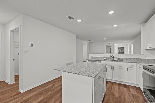 971 Bluegrass Pt, New Braunfels, TX 78130