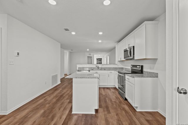 971 Bluegrass Pt, New Braunfels, TX 78130