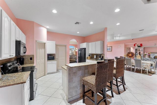 534 SW Halifax Avenue, Port St. Lucie, FL 34953