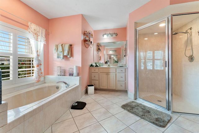 534 SW Halifax Avenue, Port St. Lucie, FL 34953
