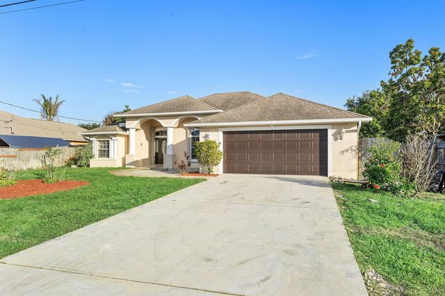 534 SW Halifax Avenue, Port St. Lucie, FL 34953