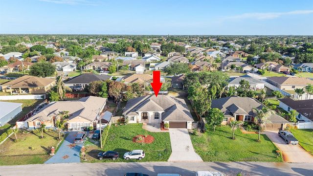 534 SW Halifax Avenue, Port St. Lucie, FL 34953