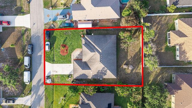 534 SW Halifax Avenue, Port St. Lucie, FL 34953