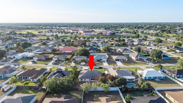 534 SW Halifax Avenue, Port St. Lucie, FL 34953