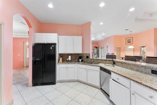 534 SW Halifax Avenue, Port St. Lucie, FL 34953