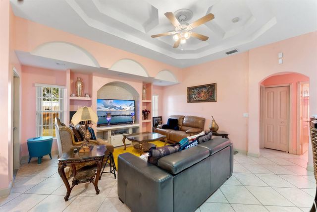 534 SW Halifax Avenue, Port St. Lucie, FL 34953