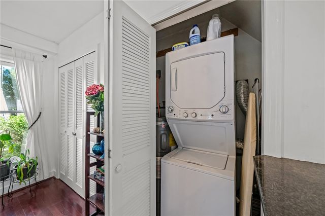 2 Lasalle Place, Newport, RI 02840