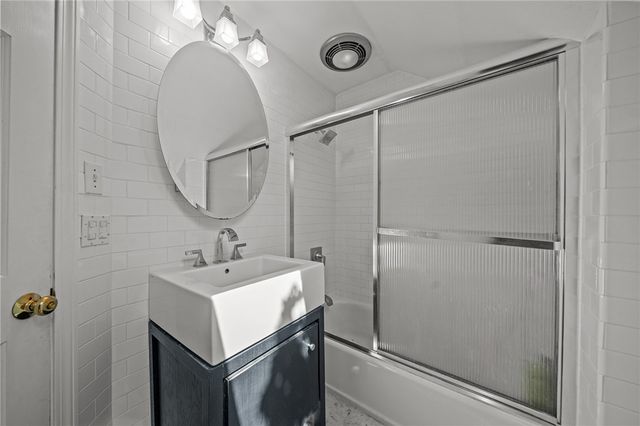 2 Lasalle Place, Newport, RI 02840