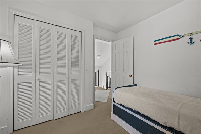 2 Lasalle Place, Newport, RI 02840