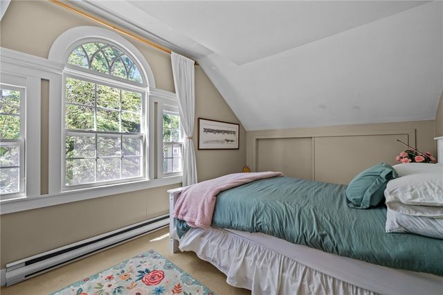 2 Lasalle Place, Newport, RI 02840