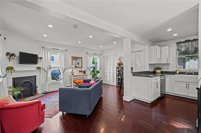 2 Lasalle Place, Newport, RI 02840