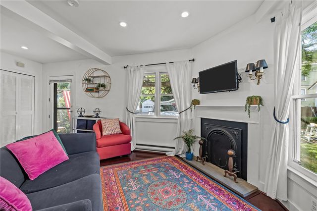 2 Lasalle Place, Newport, RI 02840