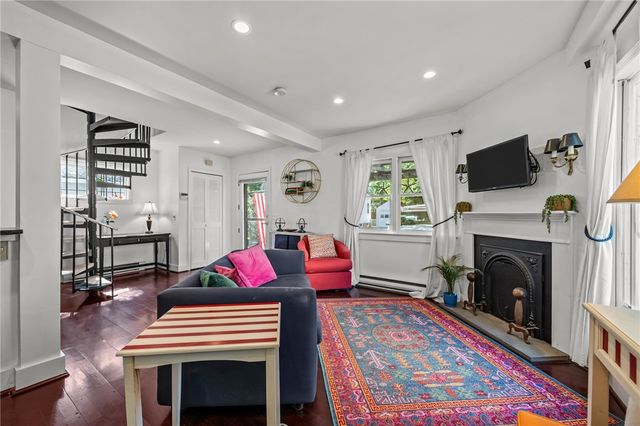 2 Lasalle Place, Newport, RI 02840