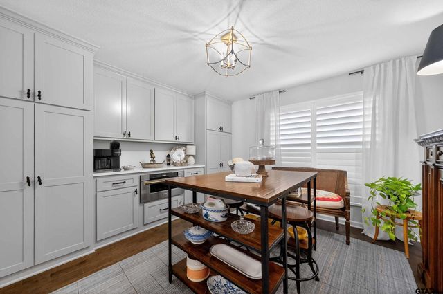 3918 Fry Avenue, Tyler, TX 75701