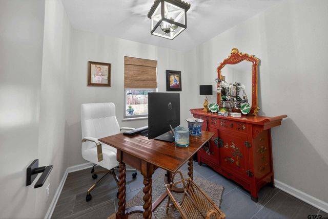 3918 Fry Avenue, Tyler, TX 75701