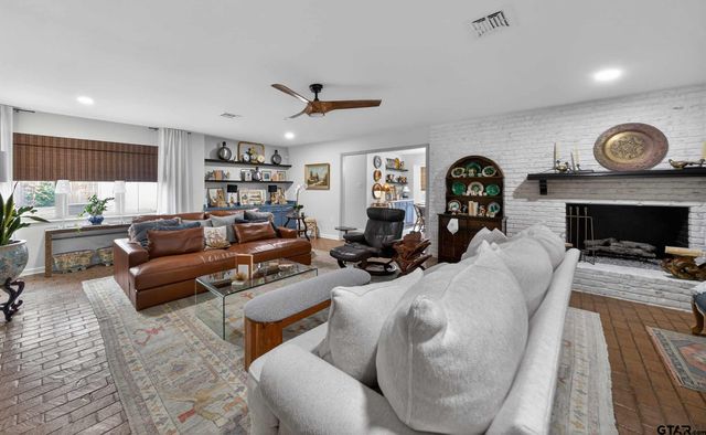 3918 Fry Avenue, Tyler, TX 75701