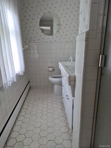 25102 Friar Lane, Southfield, MI 48033